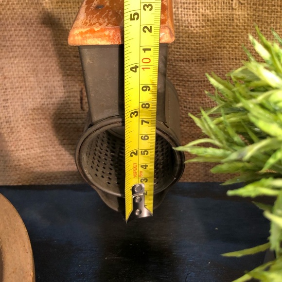 Victoria VTG Antique Hand Crank Grater Farmhouse Kitchen Home Decor Tool - Picture 13 of 16